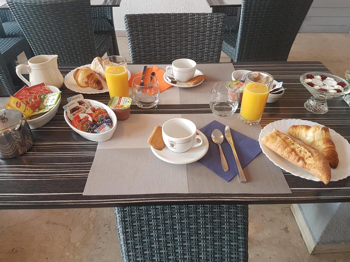 Hotel De La Poste Peymeinade Eksteriør bilde